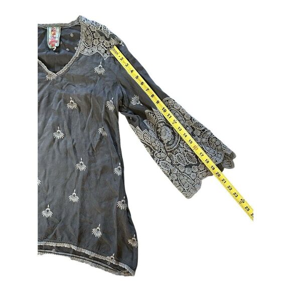 Johnny Was Blouse Womens Small Gray Embroidered Boho Bell Sleeve V-Neck Tunic - Picture 7 of 9